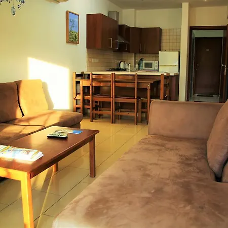 Isavella Makenzy Apartment Larnaca
