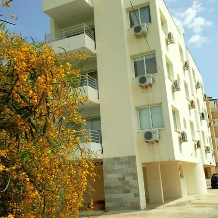Isavella Makenzy Larnaca